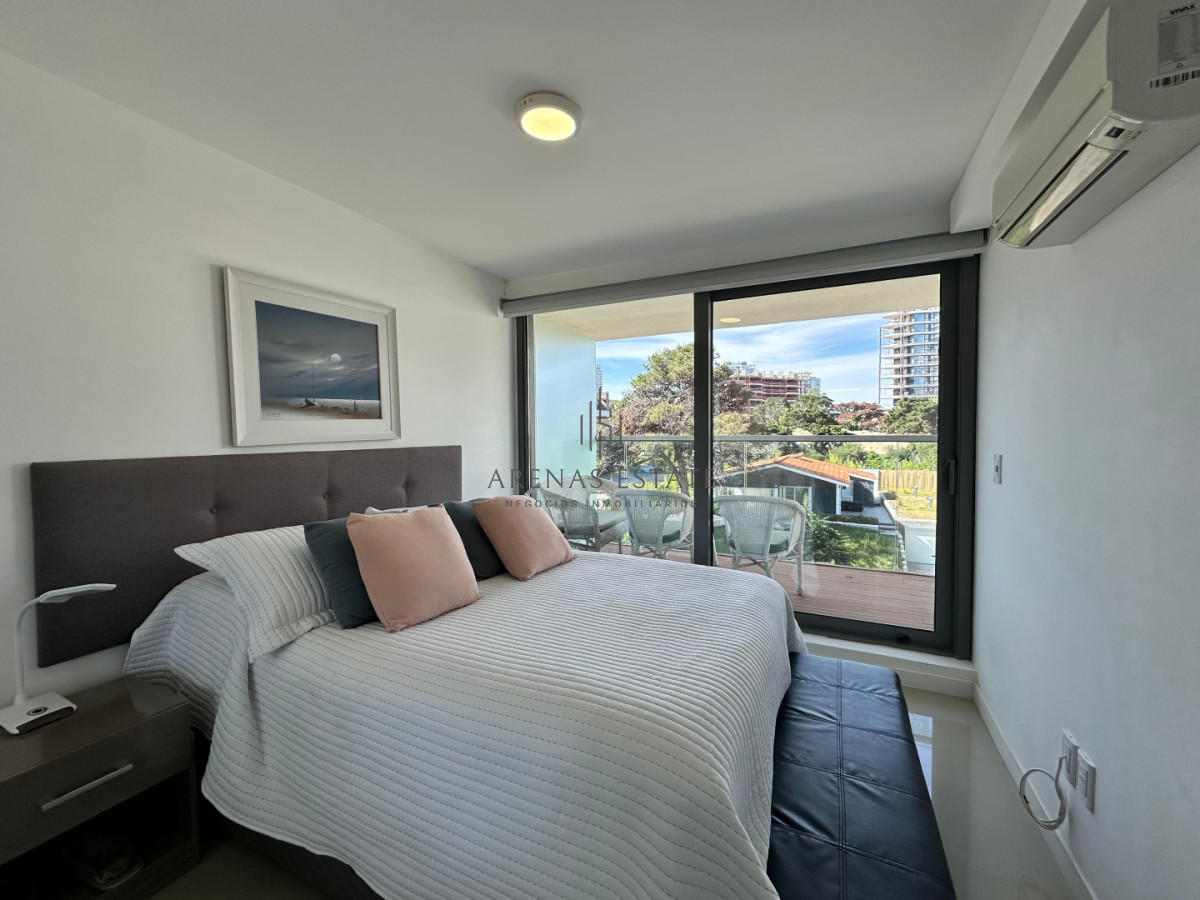 Apartamento ID.4104 - Vende apartamento de 1 dormitorio y medio en Peninsula, Punta del Este