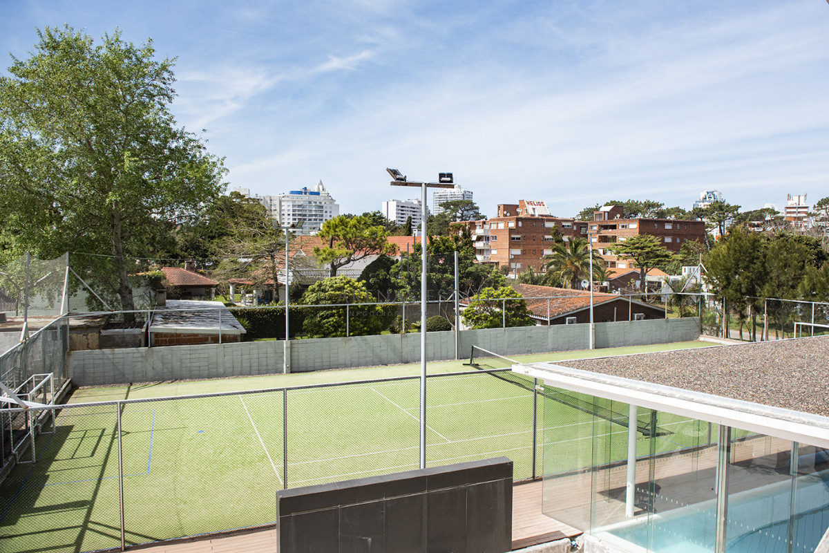 Apartamento ID.4040 - Vende apartamento en Alexander Boulevard de 2 dormitorios.