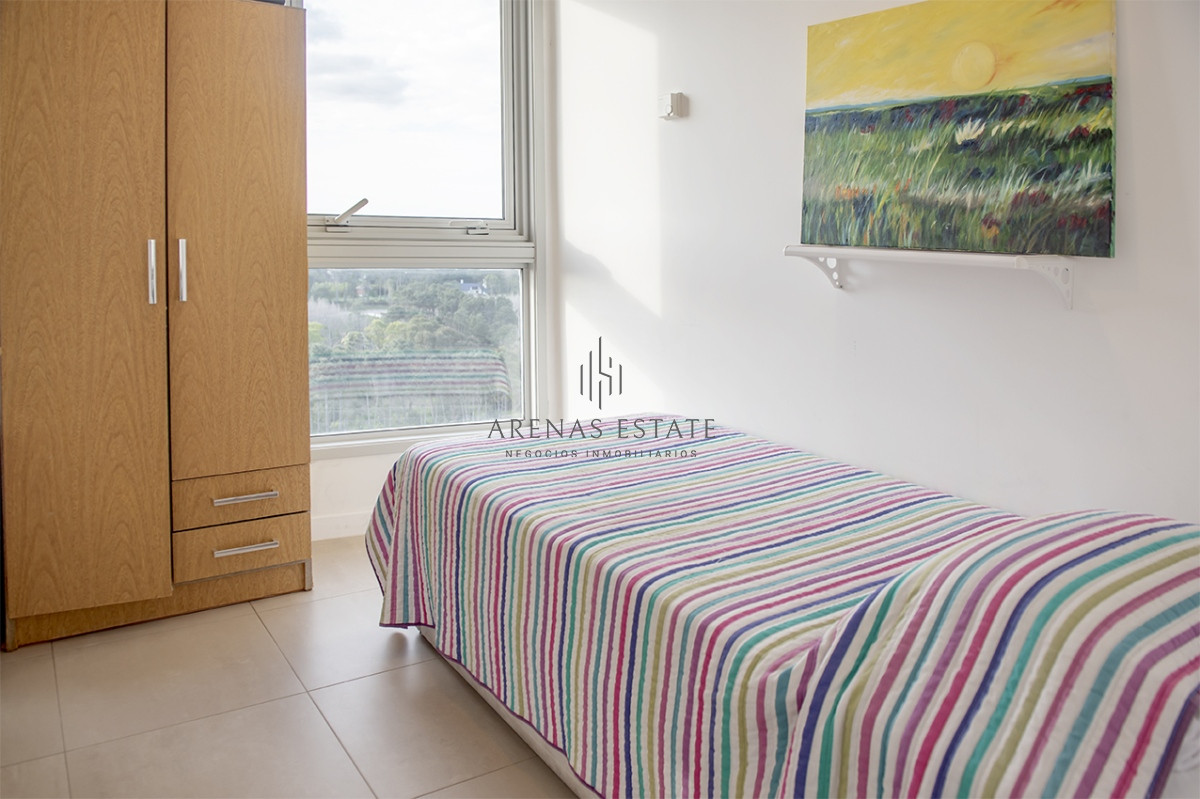 Apartamento ID.3467 - Espectacular departamento frente al mar en venta, 2 dorm + dep en venta