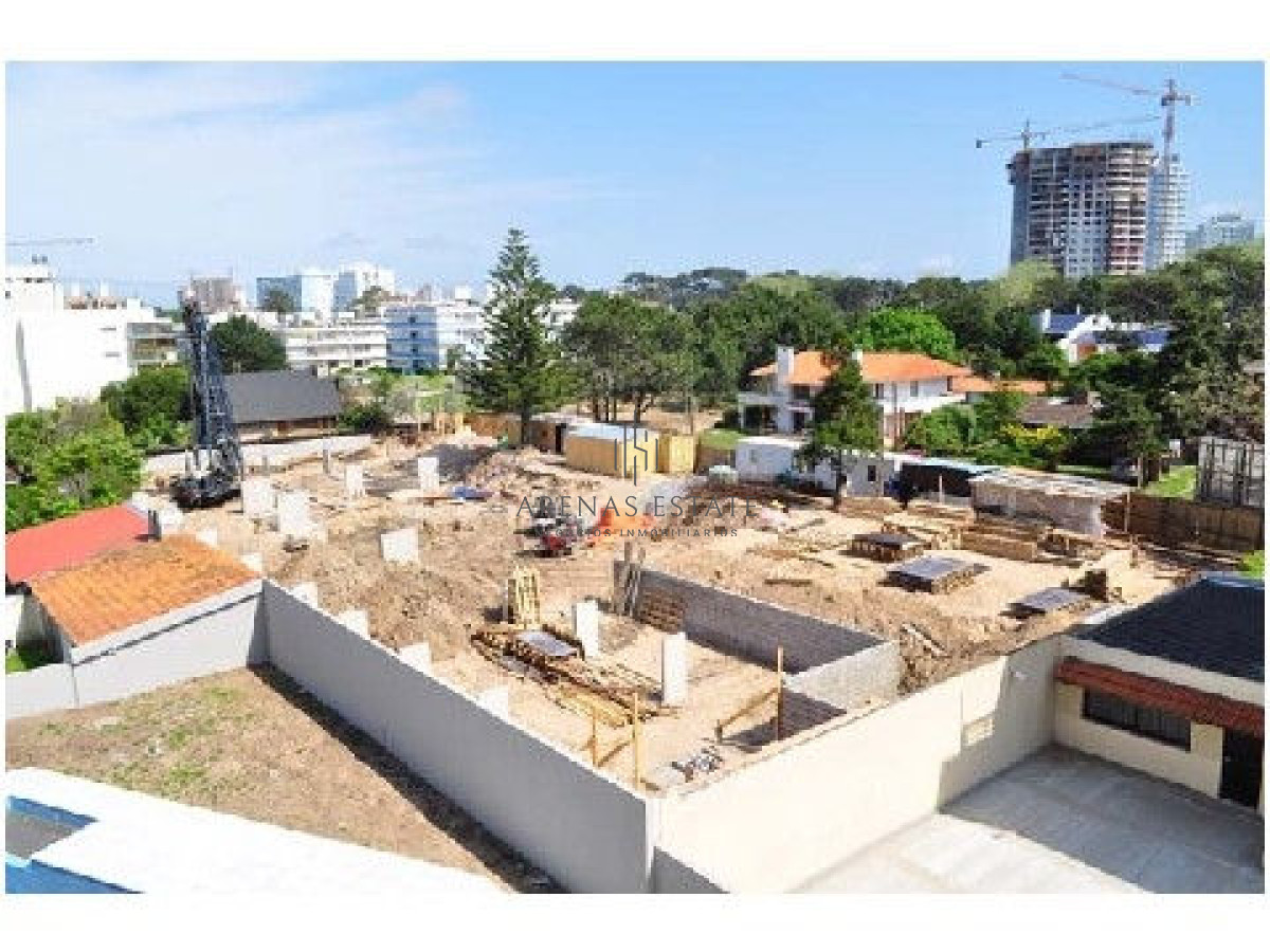 Apartamento ID.2049 - Venta Apartamento de 3 dormitorios en zona Brava, Punta del Este