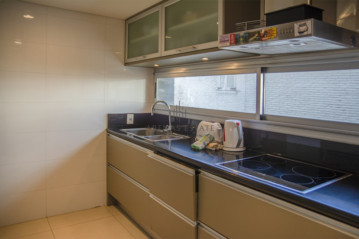 Apartamento ID.2526 - Departamento de 3 dormitorios con parrillero en venta, edificio nuevo en la Peninsula.