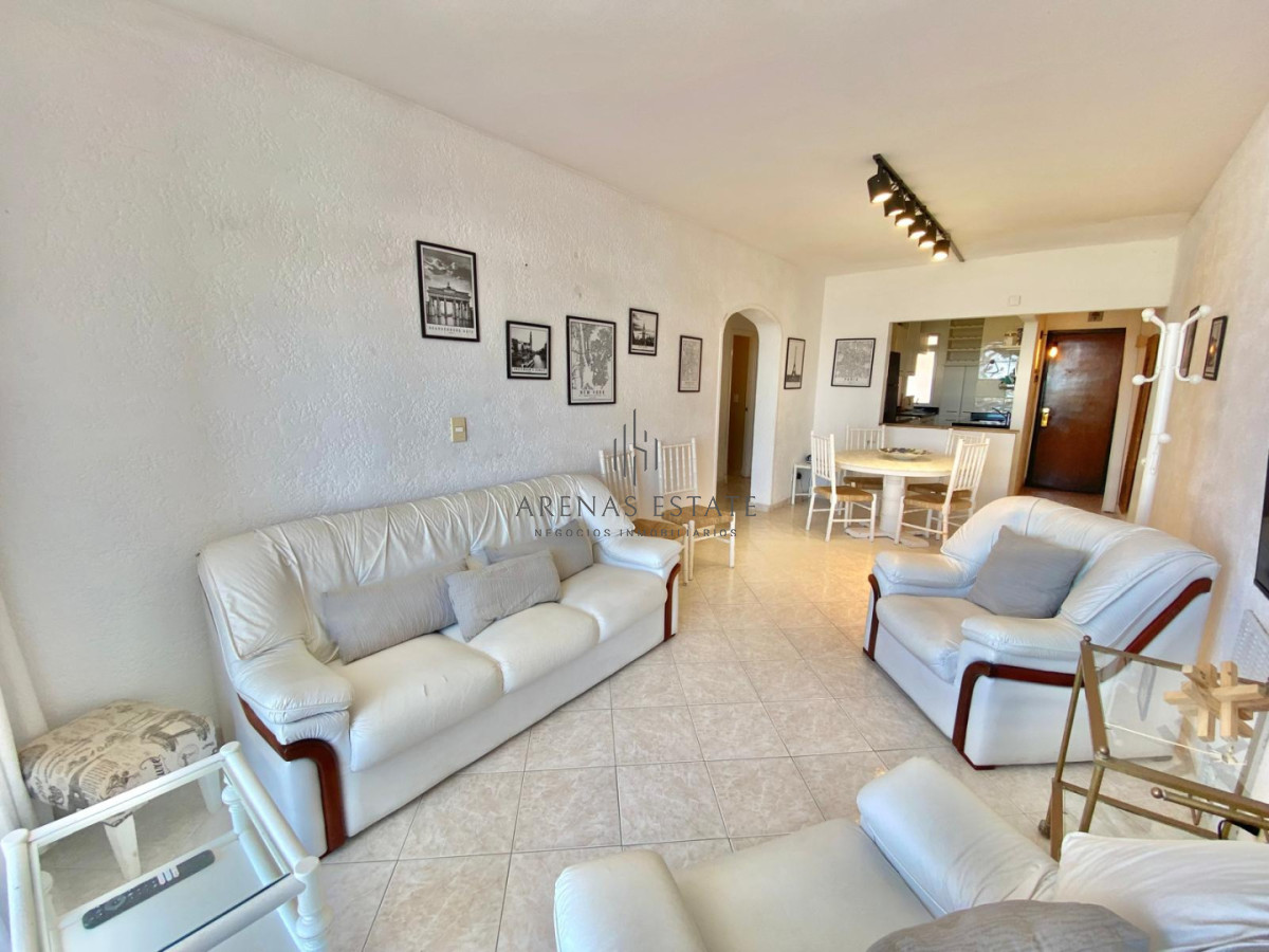 Apartamento ID.4259 - Apartamento de 2 dormitorio y medio en Primera lineal de Playa brava , Punta del este 