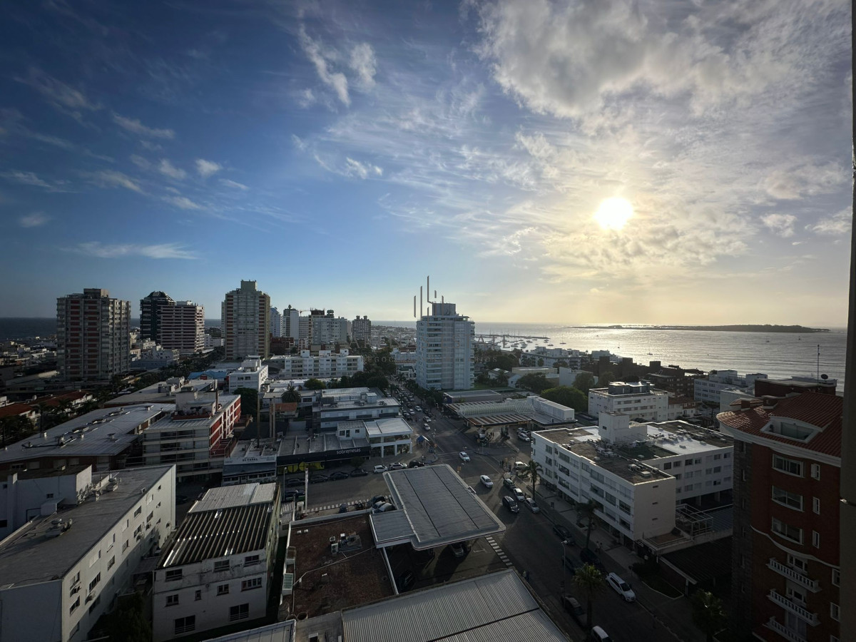 Apartamento ID.3791 - Vende apartamento de 3 dormitorios en Torre Gattas, Punta del Este 