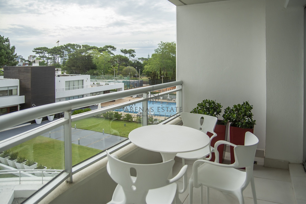 Apartamento ID.1475 - Departamento de 1 dormitorio y medio en venta en complejo con amenities. Playa Brava