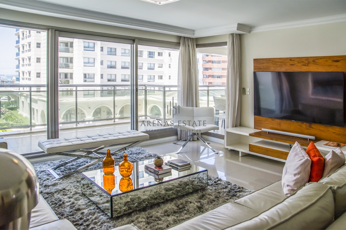 Apartamento ID.3686 - Departamento en venta con amplios dormitorios. Torre Imperiale.