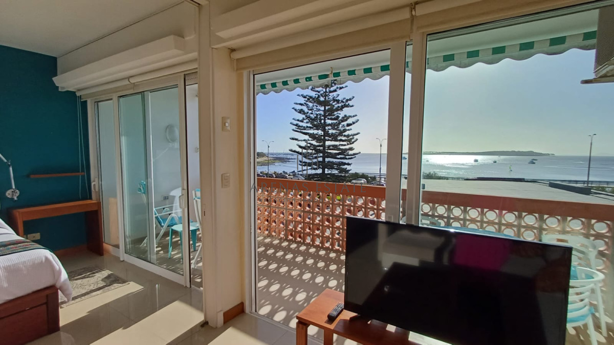 Apartamento ID.2280 - Espectacular departamento de 1 dormitorio recilado en venta frente al mar