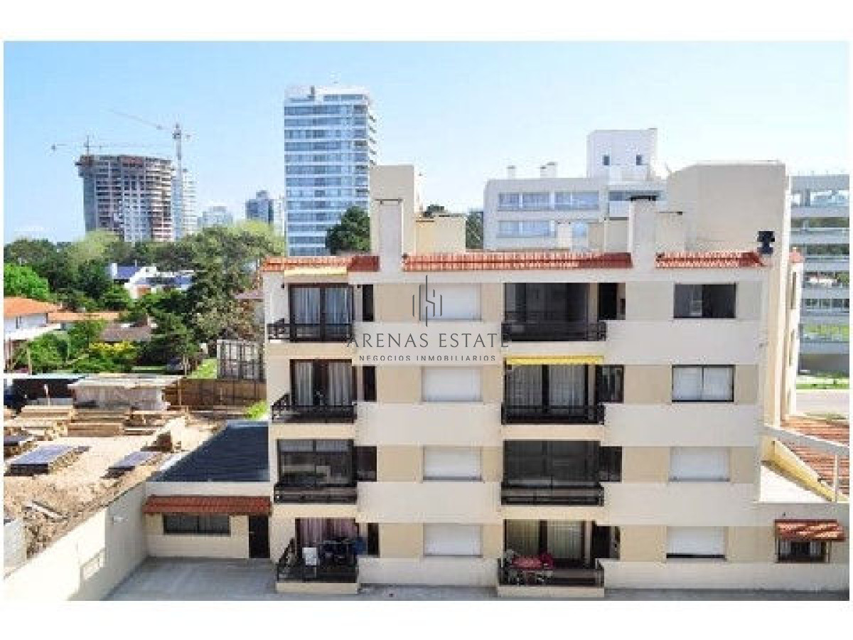 Apartamento ID.2049 - Venta Apartamento de 3 dormitorios en zona Brava, Punta del Este