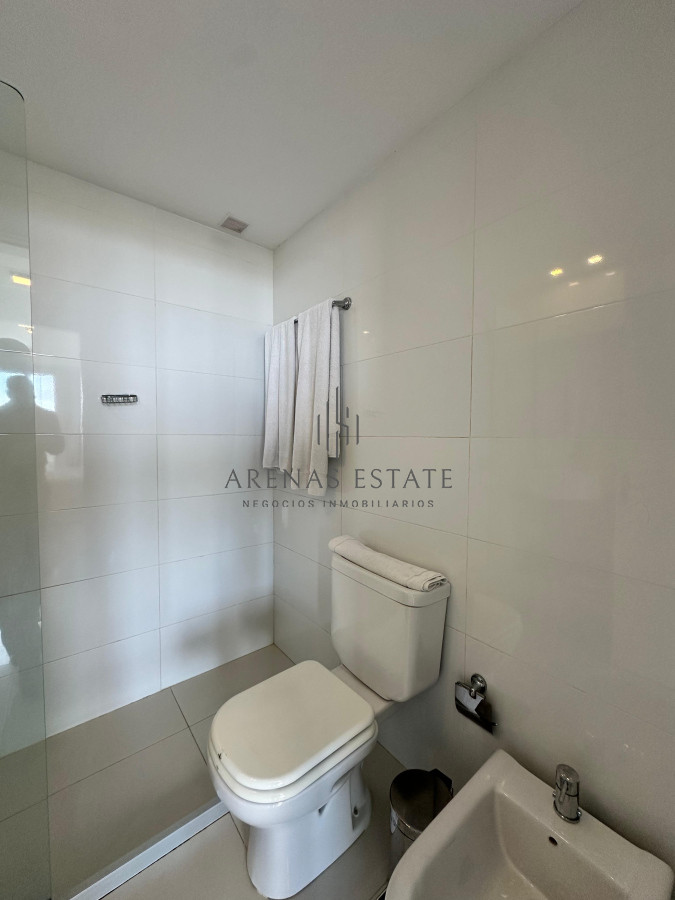 Apartamento ID.4251 - Monoambiente en venta en Punta Del Este  con vista al mar