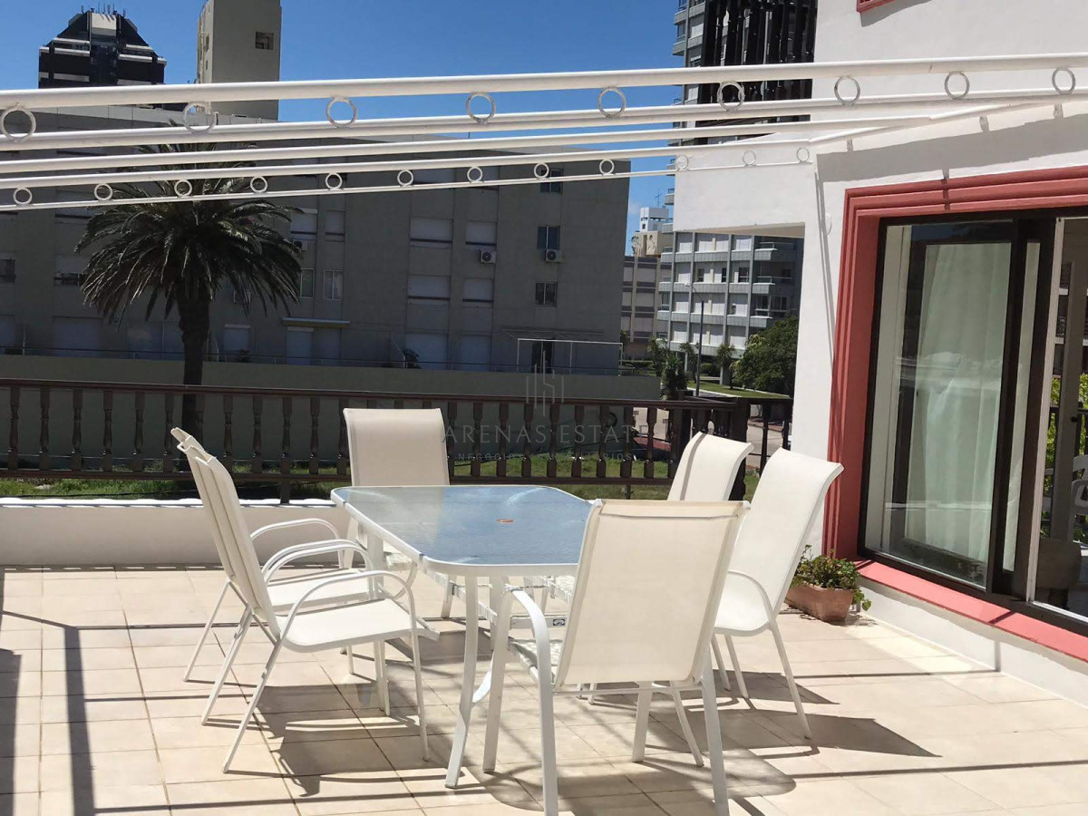 Apartamento ID.4194 - Apartamento en venta en Peninsula, Punta del Este 