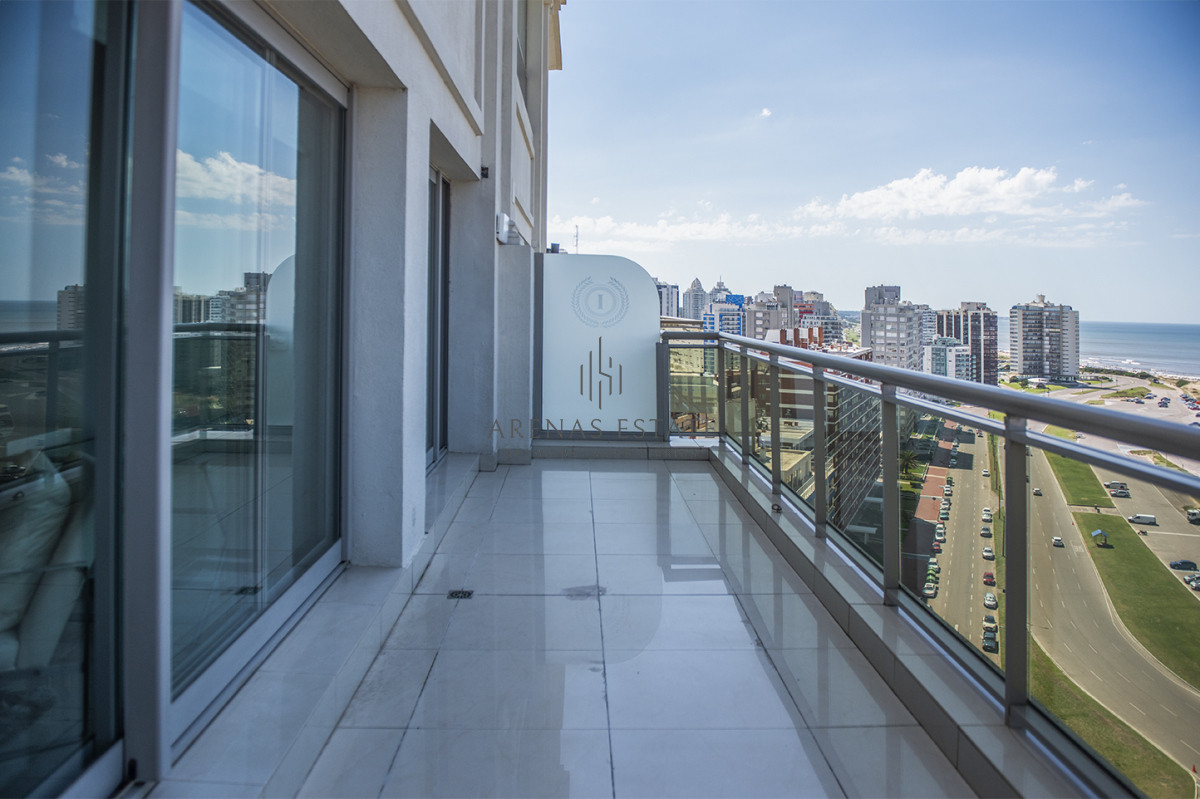 Apartamento ID.3684 - Hermoso Pent-house en torre Imperiale ,venta en zona de la Brava.
