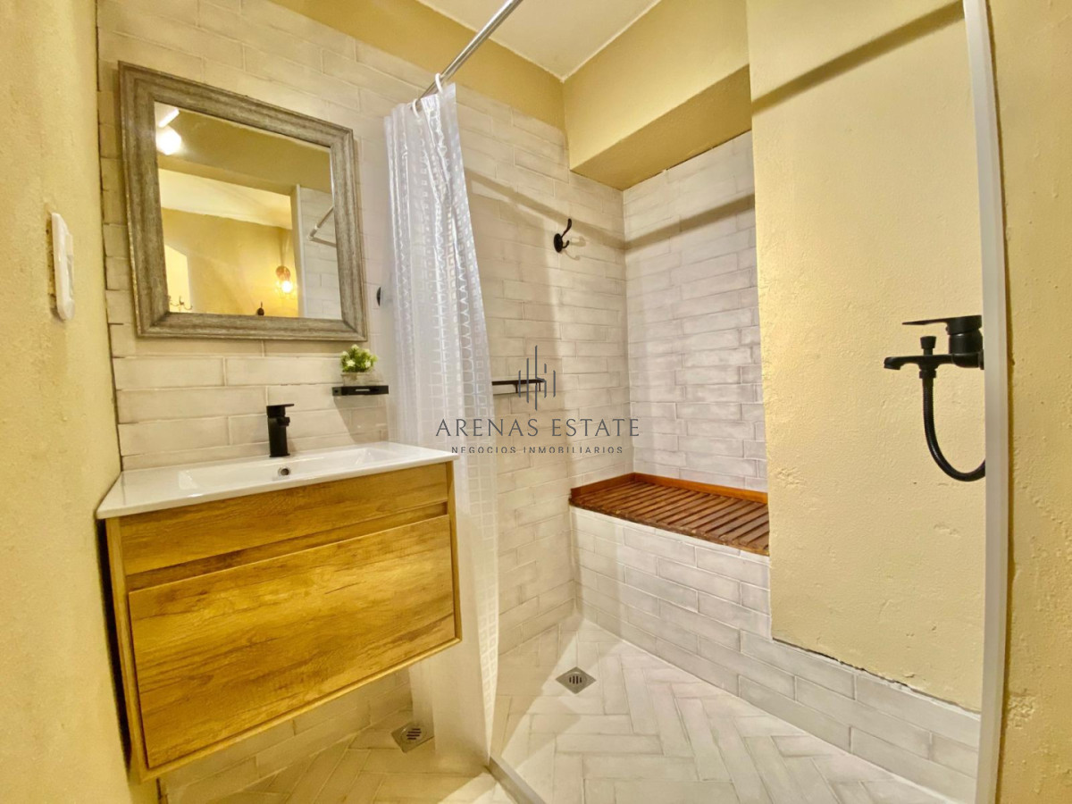 Apartamento ID.4259 - Apartamento de 2 dormitorio y medio en Primera lineal de Playa brava , Punta del este 