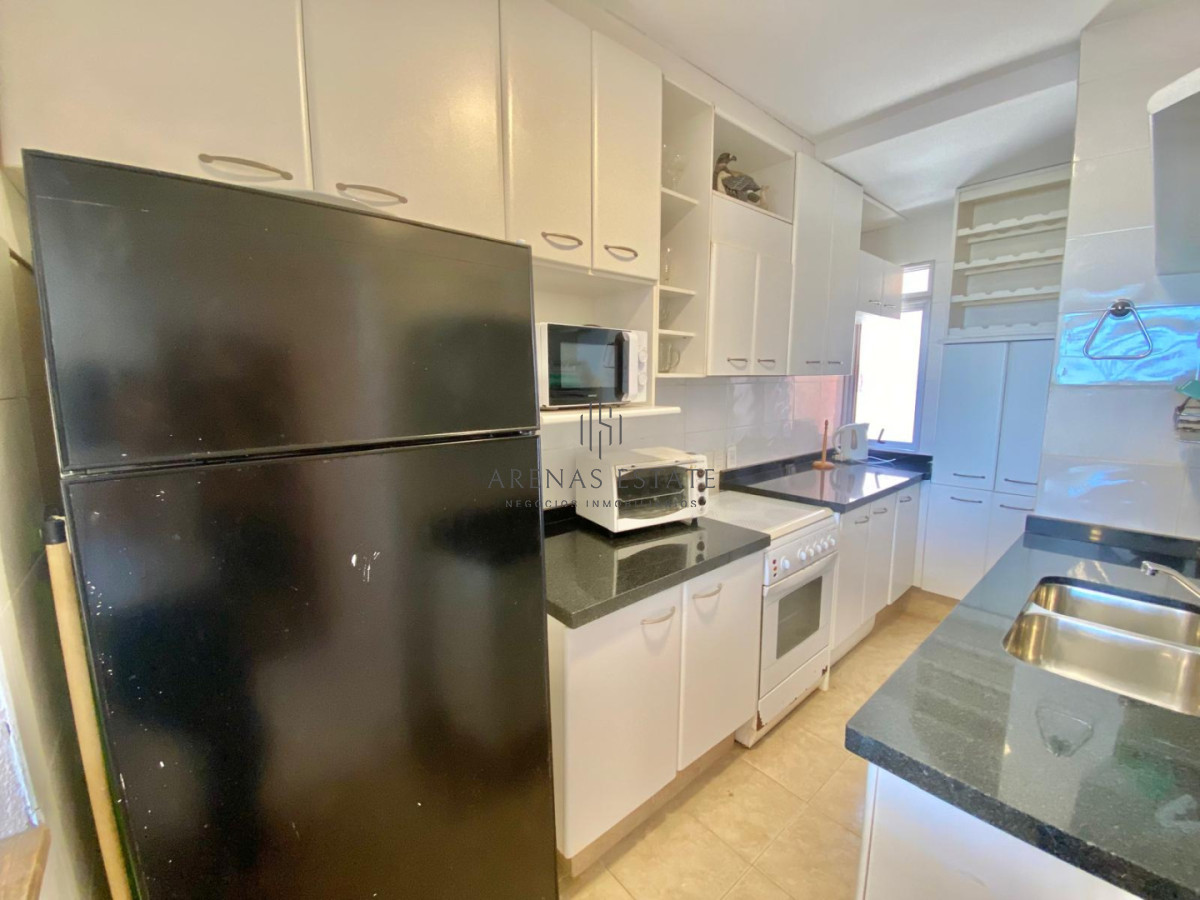 Apartamento ID.4259 - Apartamento de 2 dormitorio y medio en Primera lineal de Playa brava , Punta del este 