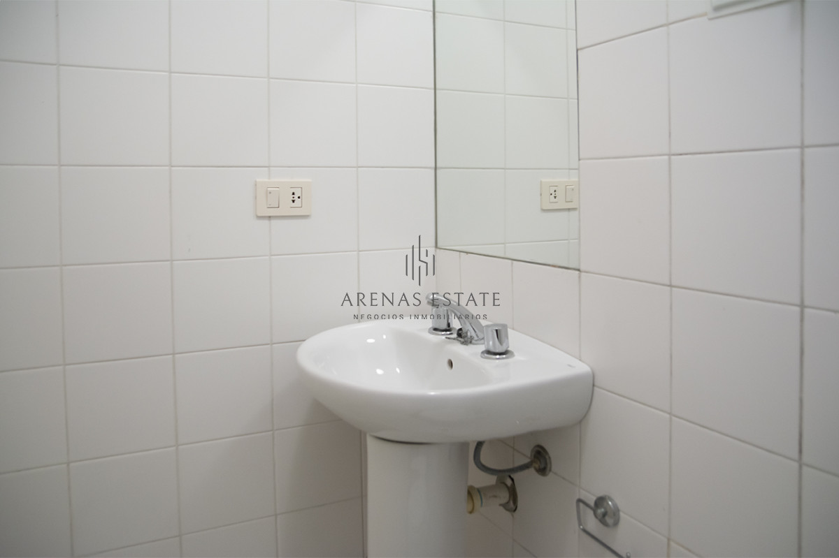 Apartamento ID.2050 - Penthouse en venta muy cómodo e iluminado. 4 dormitorios + dep. 