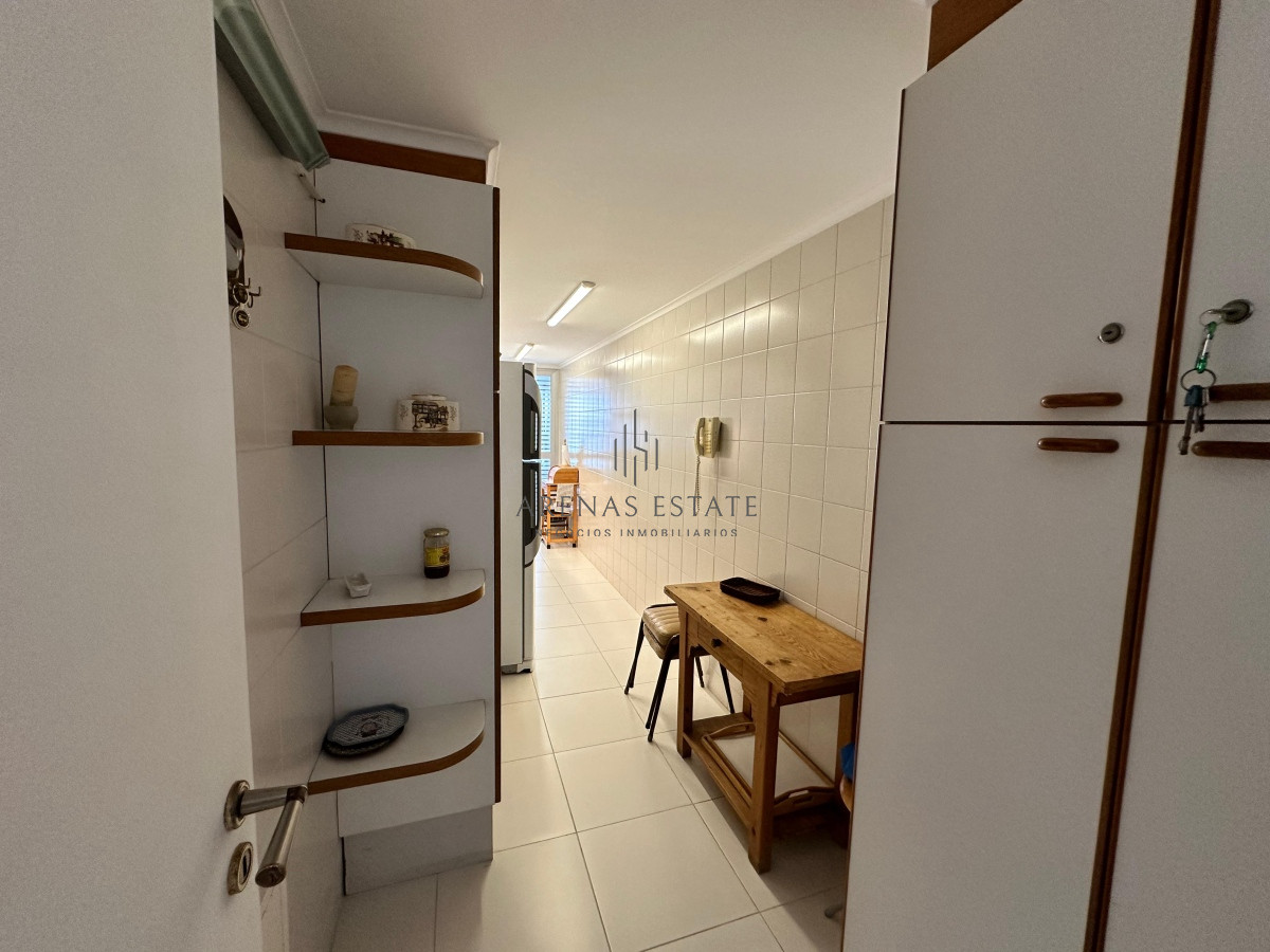 Apartamento ID.2706 - Apartamento de 2 dormitorios y medio en Playa Brava , Punta del este 