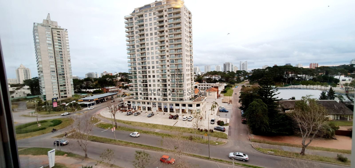 Apartamento ID.2884 - Apartamento en Venta de 3 dormitorios en Roosevelt , Punta del este 