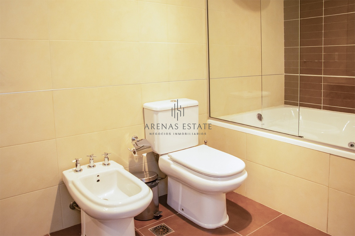 Apartamento ID.3686 - Departamento en venta con amplios dormitorios. Torre Imperiale.