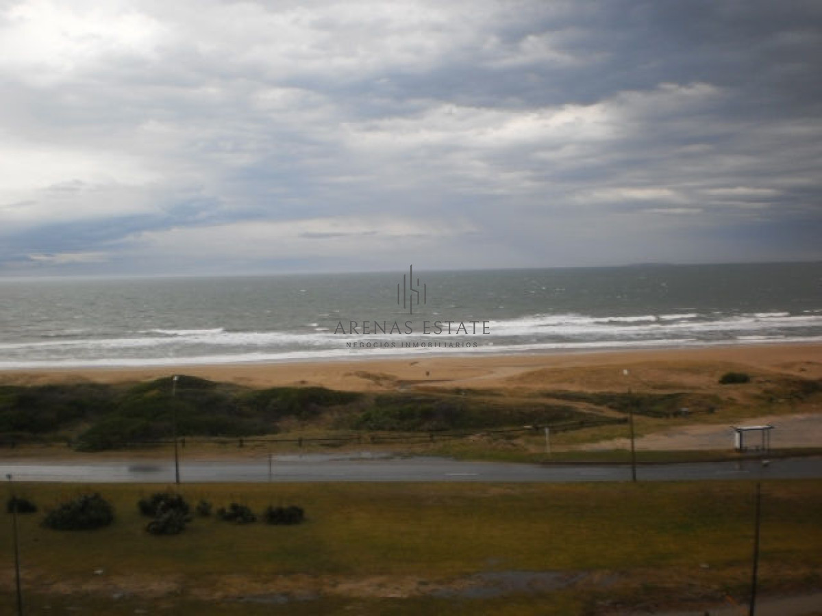 Apartamento ID.3469 - Espectacular Departamento en venta enPlaya brava frente al mar. 4 dormitorios
