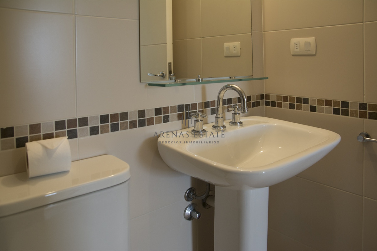Apartamento ID.2653 - Vende apartamento de 3 dormitorios + dependencia , en brava , Punta del Este 