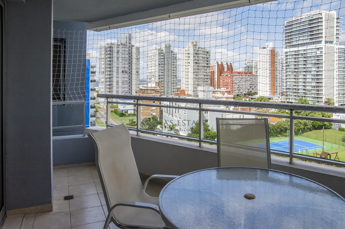 Apartamento ID.2529 - Apartamento en venta de 3 dormitorios en Forest Tower , Punta del este 