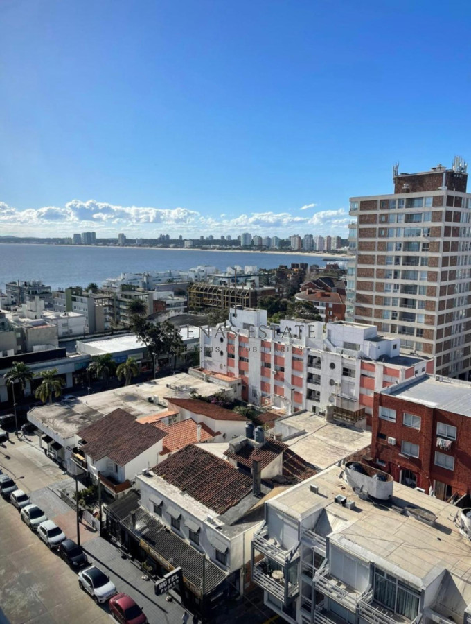 Apartamento ID.3457 - Vende apartamento de 2 dormitorios en Punta del Este