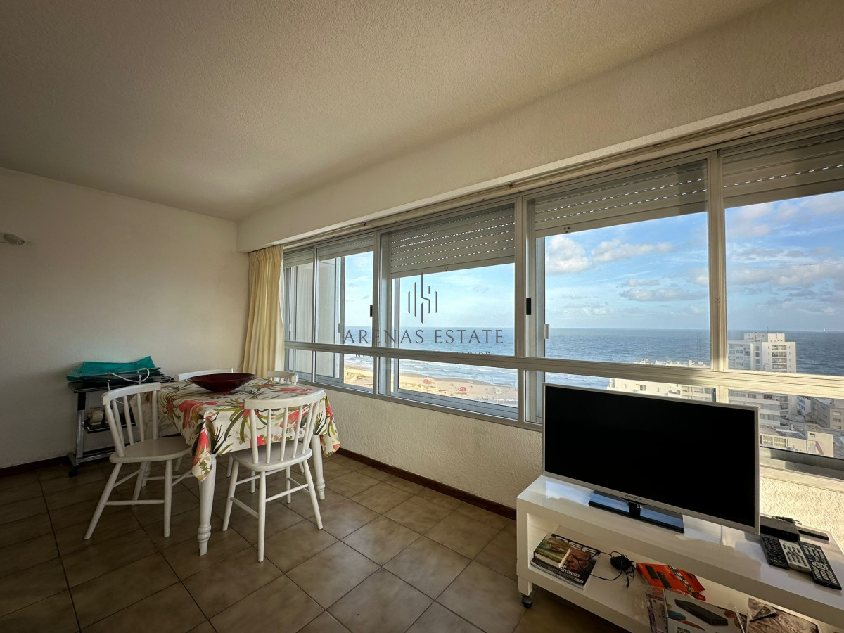 Apartamento ID.3791 - Vende apartamento de 3 dormitorios en Torre Gattas, Punta del Este 