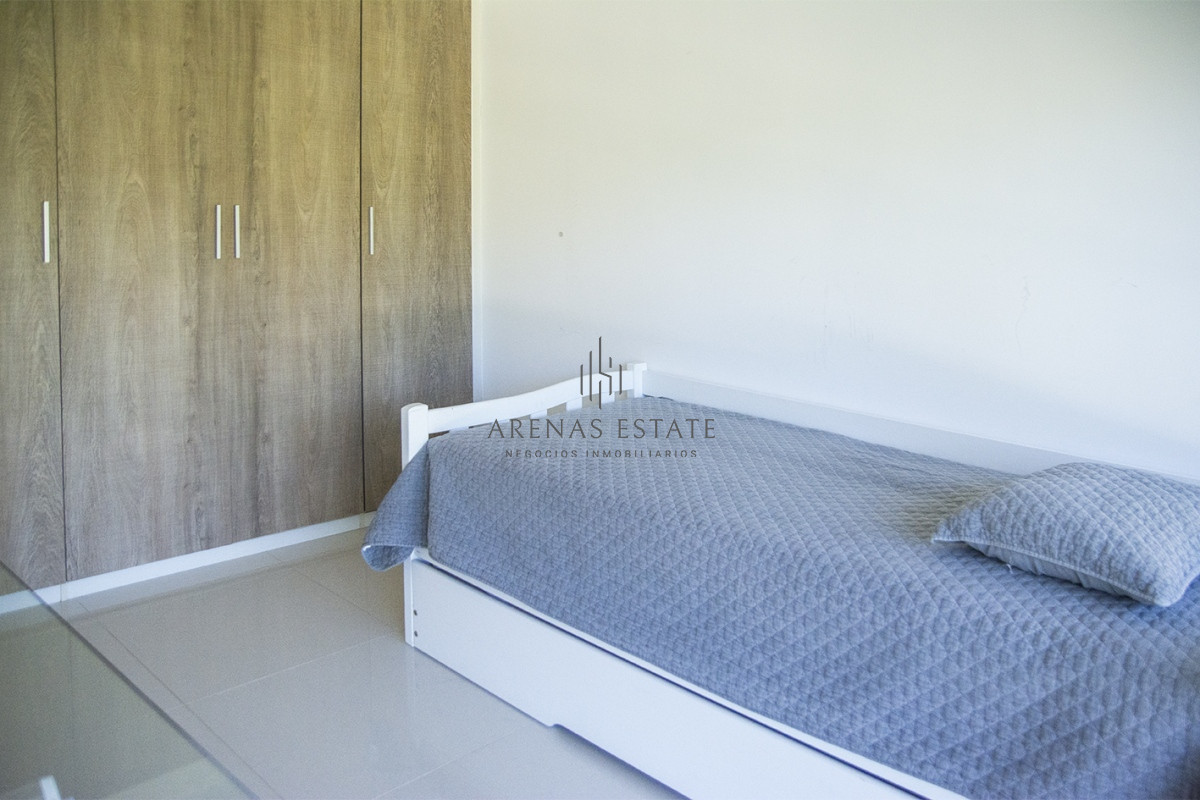 Apartamento ID.2542 - Espectacular departamento duplex a pasos del mar . 3 dormitorios en venta