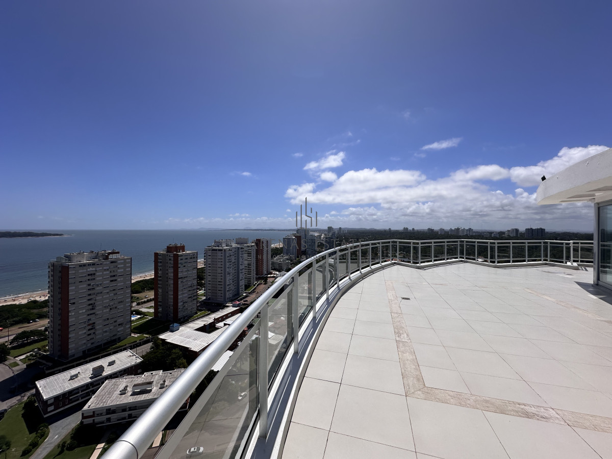 Apartamento ID.3489 - Vende Apartamento de 3 dormitorios en Sunrise Tower, Punta del Este 