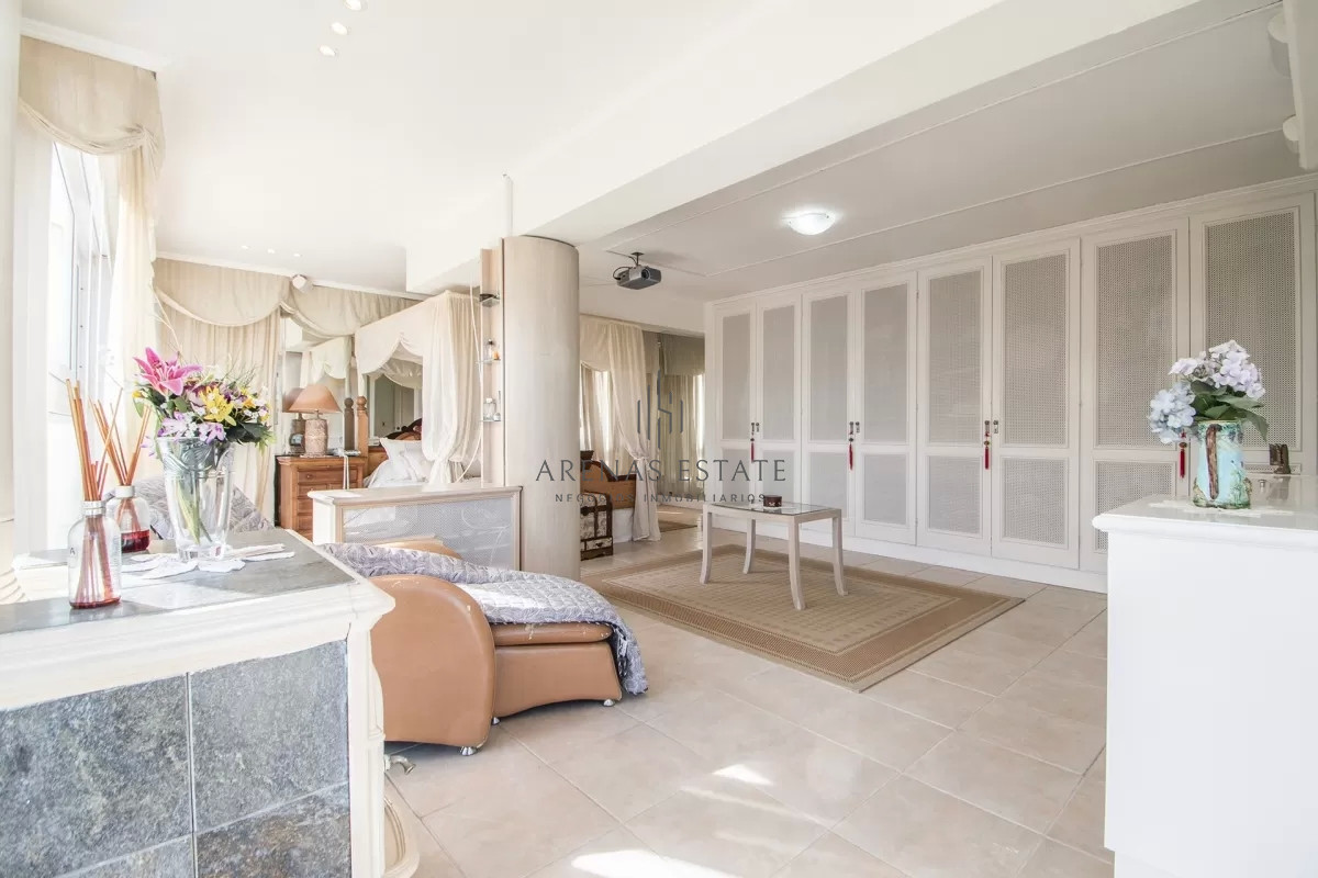 Apartamento ID.2229 - Vende excelente departamento 3 dormitorios en Tunquelen , Playa Mansa, Punta del este