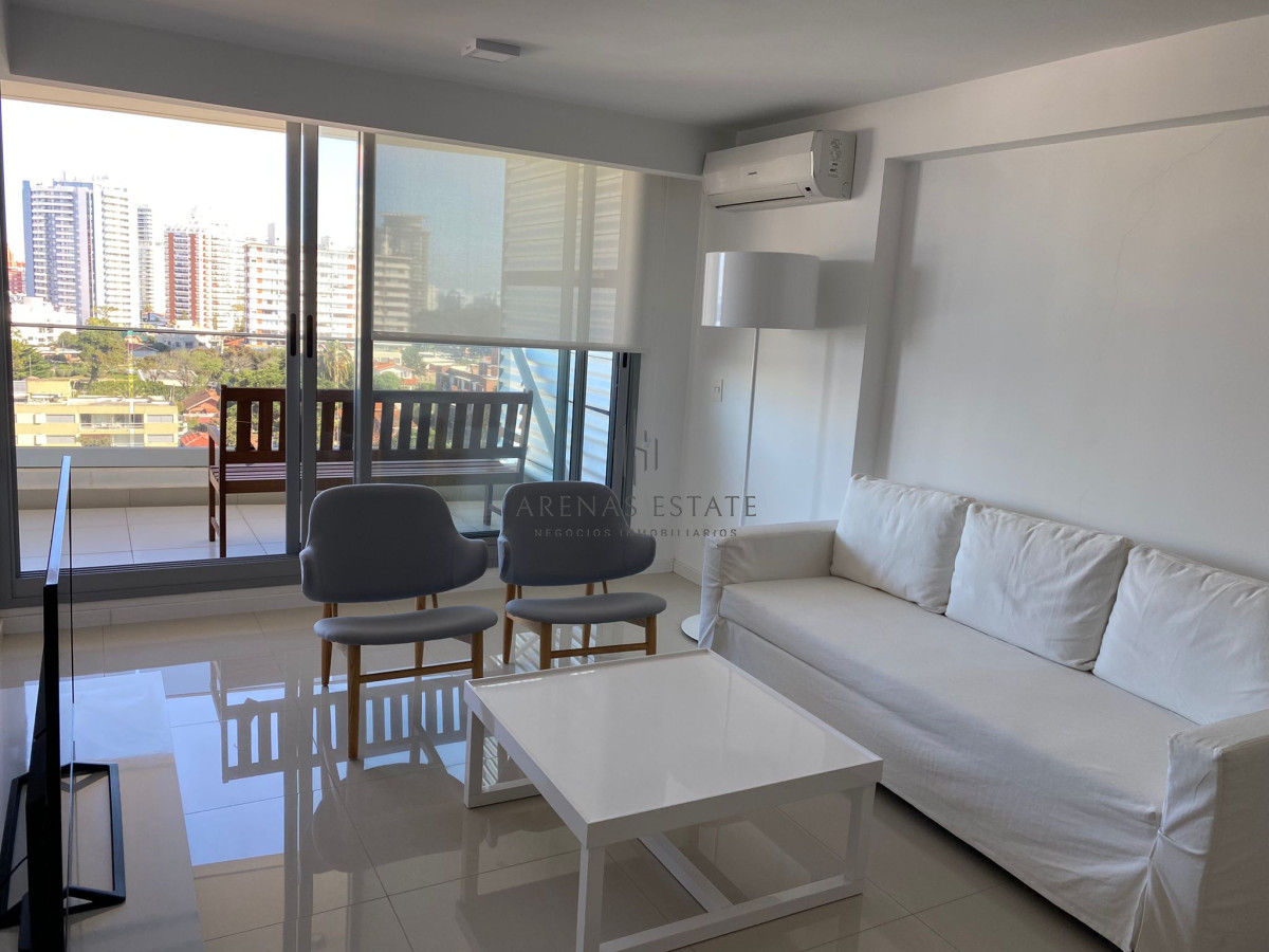 Apartamento ID.814 - Venta Apartamento de 2 dormitorios en Playa Brava a pocos metros del mar!
