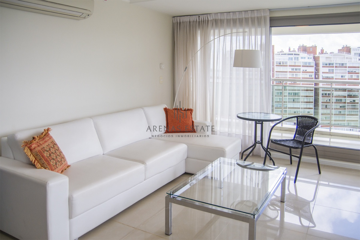 Apartamento ID.3379 - Departamento de 2 dormitorios a pasos del Mar , Punta del este 