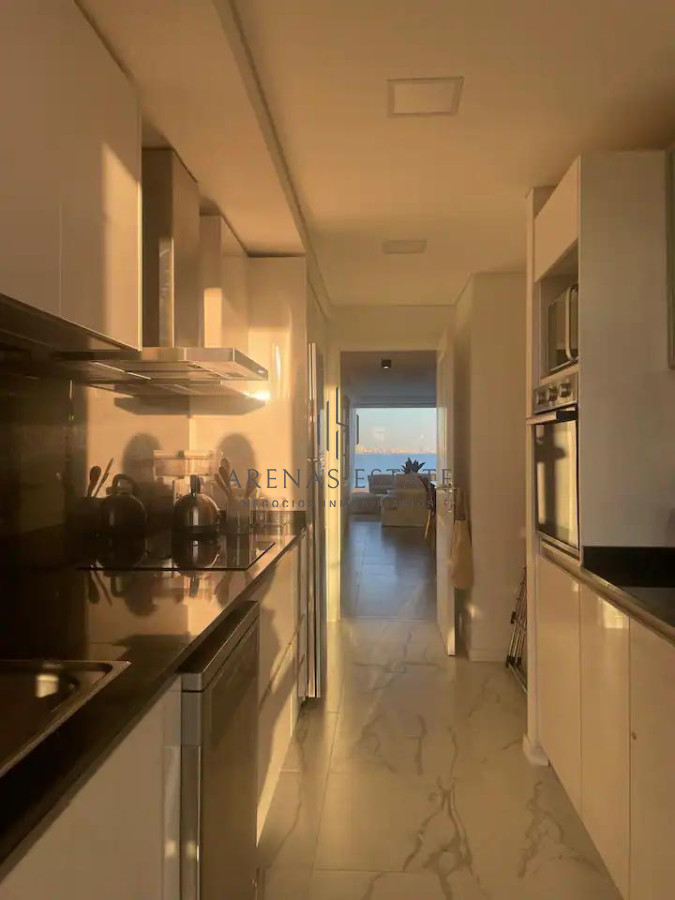 Apartamento ID.3359 - Vende apartamento con vista al mar de 3 suites, en Mansa- Punta del Este.