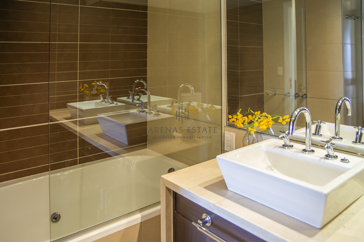 Apartamento ID.3379 - Departamento de 2 dormitorios a pasos del Mar , Punta del este 