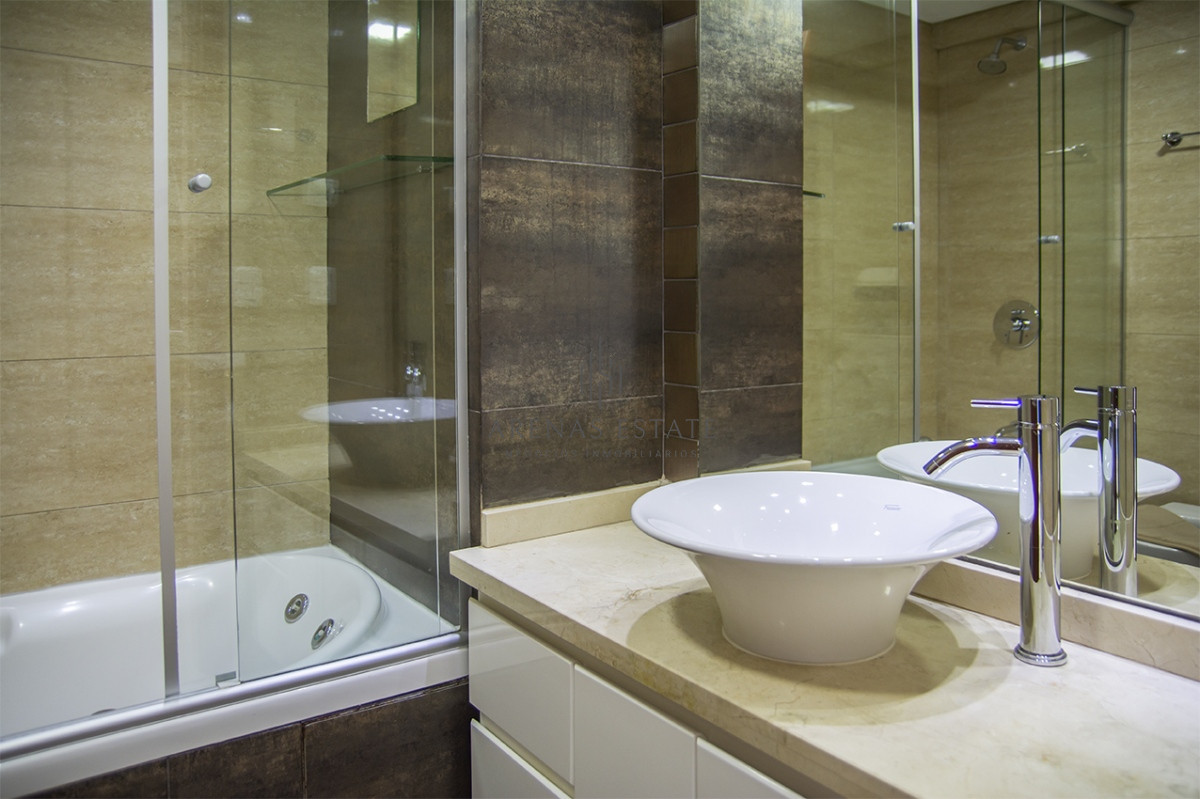 Apartamento ID.2408 - MIAMI BOULEVARD, PUNTA DEL ESTE, PLAYA MANSA, DOS DORMITORIOS , PRIMERAS PARADAS 