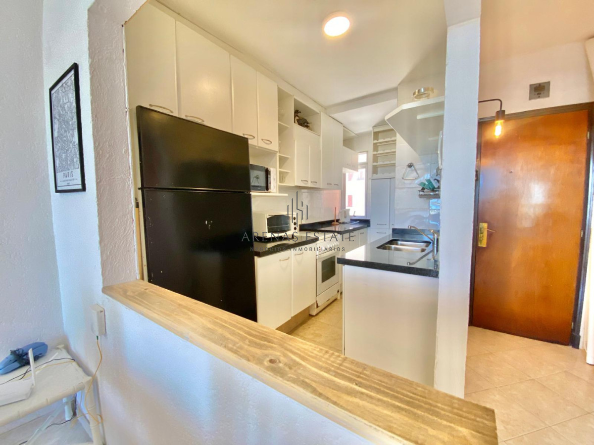 Apartamento ID.4259 - Apartamento de 2 dormitorio y medio en Primera lineal de Playa brava , Punta del este 