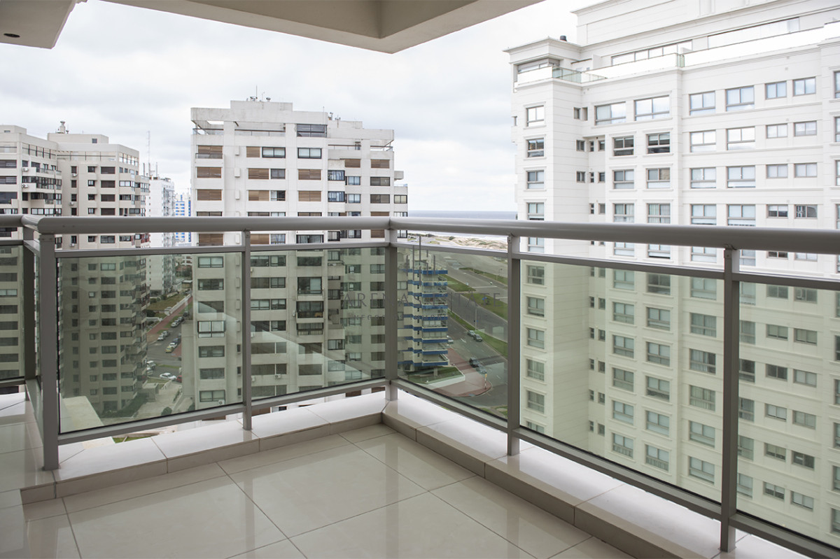 Apartamento ID.3378 - Increíble apartamento con excelente vista al mar. Torre Imperiale.