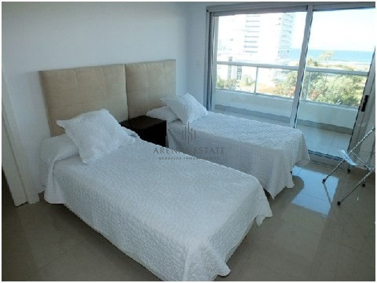 Apartamento ID.2049 - Venta Apartamento de 3 dormitorios en zona Brava, Punta del Este