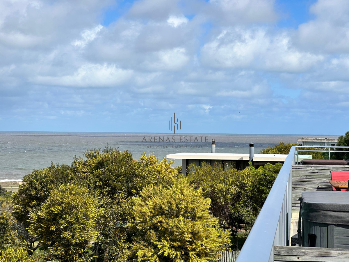 Apartamento ID.4251 - Monoambiente en venta en Punta Del Este  con vista al mar