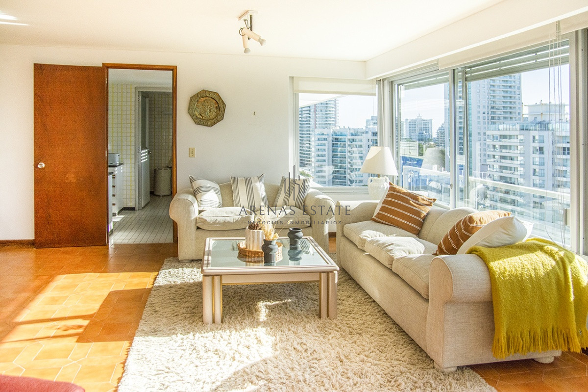 Apartamento ID.3920 - Hermoso Departamento en venta de 3 dormitorios. Torre Tiburon. Playa Brava.