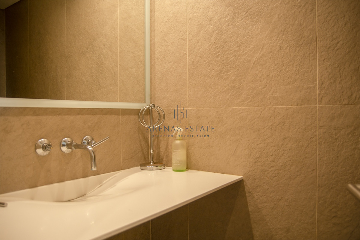 Apartamento ID.2526 - Departamento de 3 dormitorios con parrillero en venta, edificio nuevo en la Peninsula.