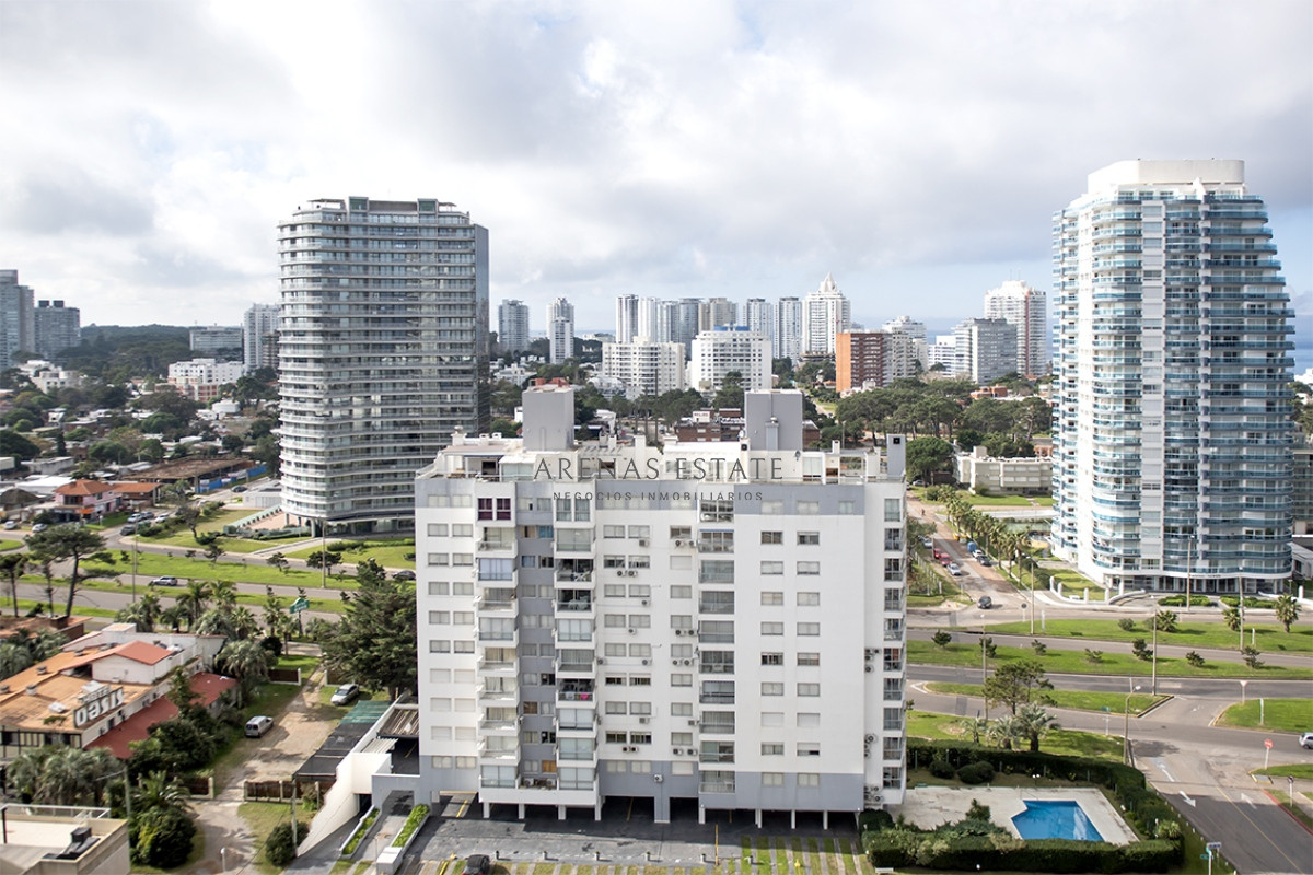 Apartamento ID.2822 - Apartamento de 2 dormitorios en Venta en Playa Mansa , Punta del este 