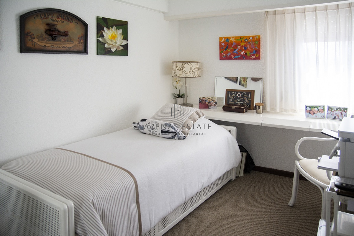 Apartamento ID.2211 - Hermoso departamento de 3 dormitorios a la venta, a pasos del mar