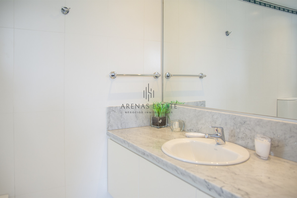 Apartamento ID.3469 - Espectacular Departamento en venta enPlaya brava frente al mar. 4 dormitorios
