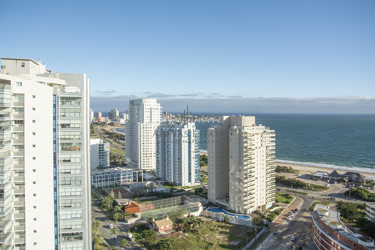 Apartamento ID.2146 - Oportunidad en playa mansa, finamente decorado. Sunrise Tower