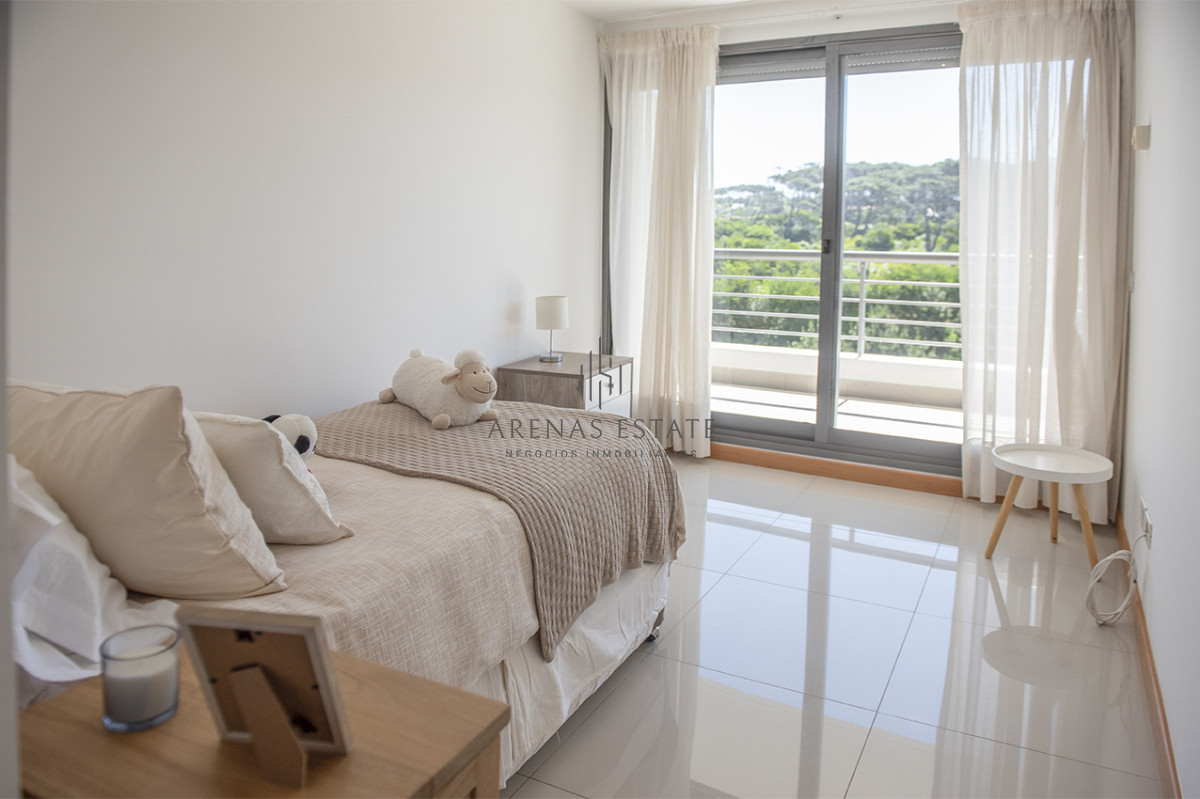 Apartamento ID.2052 - Penthouse frente al mar en venta en Blue Bird, 3 dormitorios en suite. Punta del este