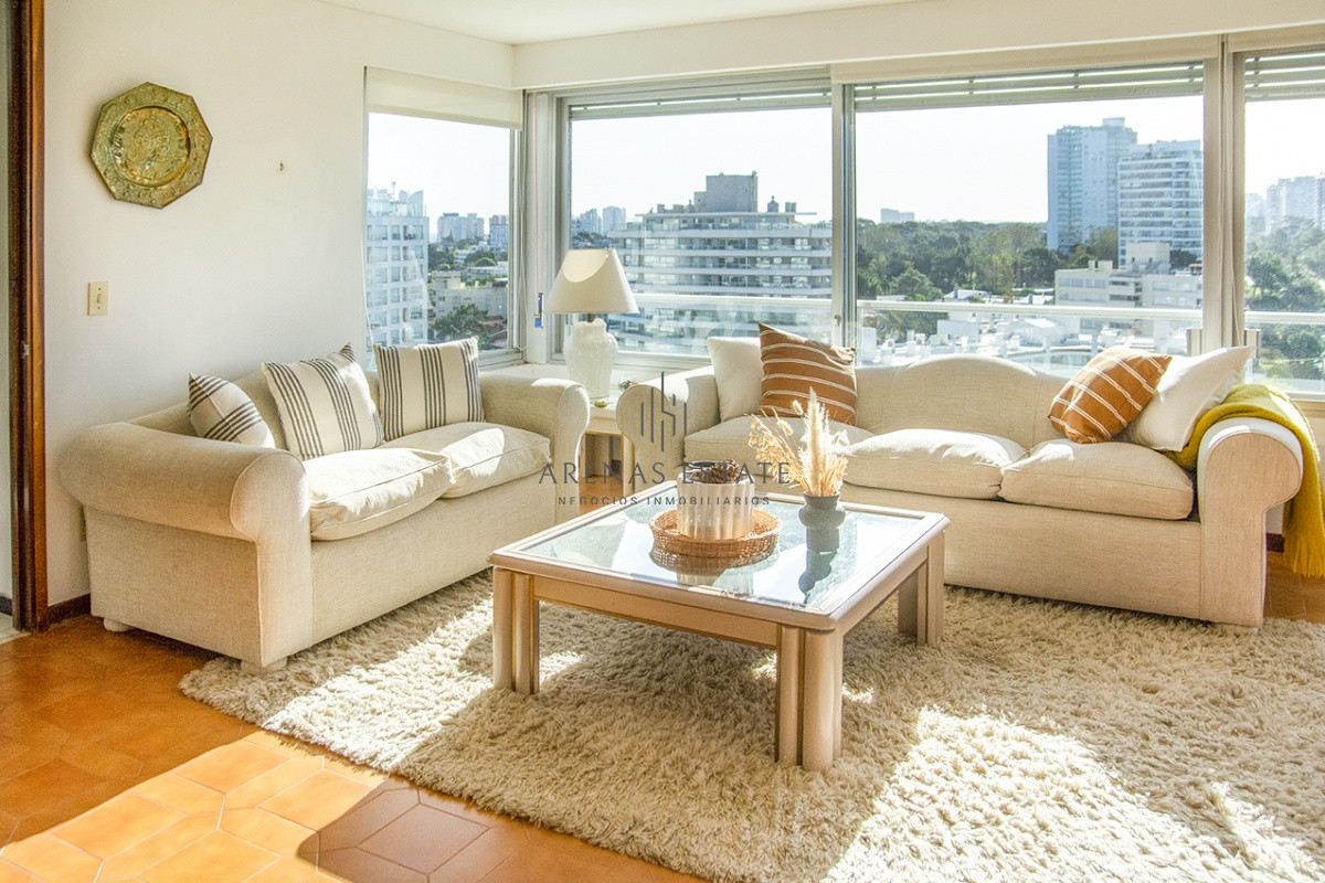 Apartamento ID.3920 - Hermoso Departamento en venta de 3 dormitorios. Torre Tiburon. Playa Brava.