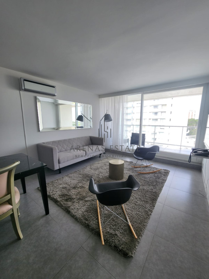 Apartamento ID.1386 - En torre con estilo unico, a pasos de Punta Shoping 1 dormitorio y medio en venta. Torre Yoo