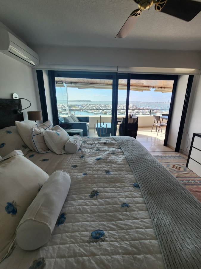 Apartamento ID.2987 - Espectcular departamento en venta frente al puerto 4 dormitorios