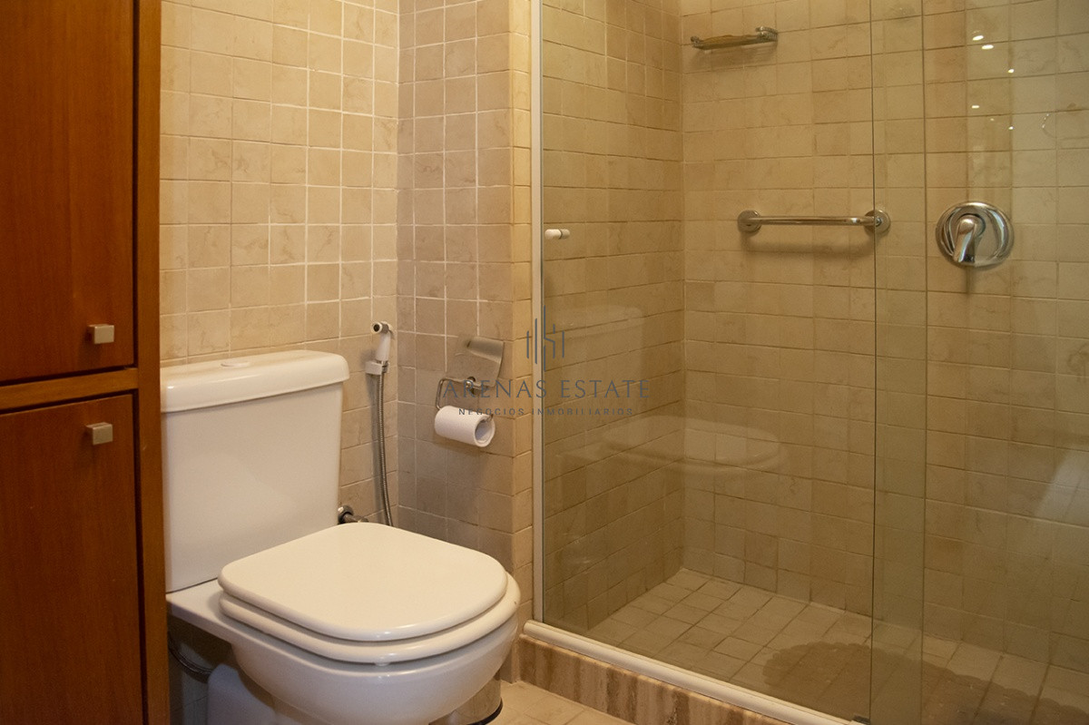 Apartamento ID.2984 - Departamentos en venta de 3 dormitorios Frente al Puerto , Punta del este 