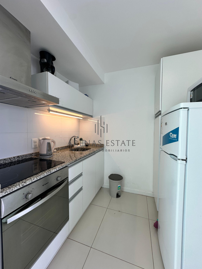 Apartamento ID.4251 - Monoambiente en venta en Punta Del Este  con vista al mar