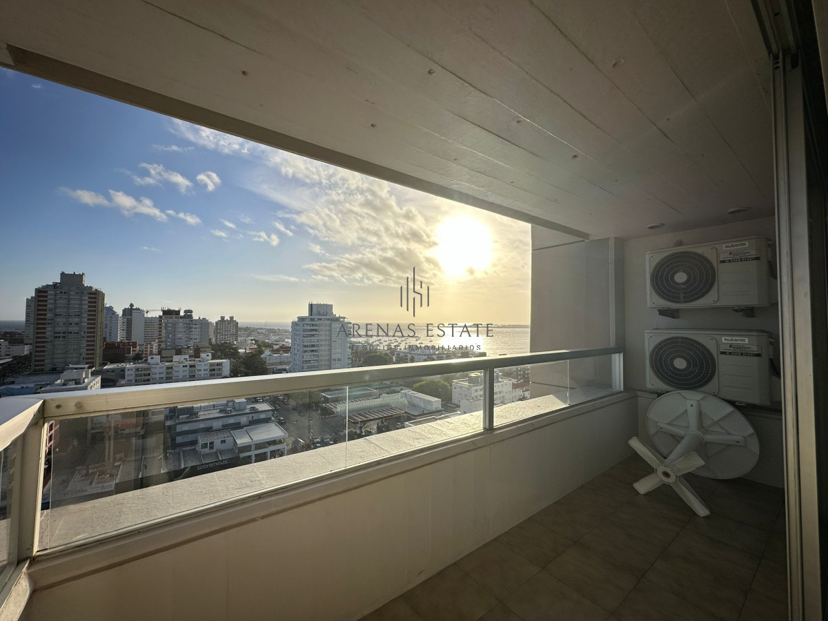 Apartamento ID.3791 - Vende apartamento de 3 dormitorios en Torre Gattas, Punta del Este 